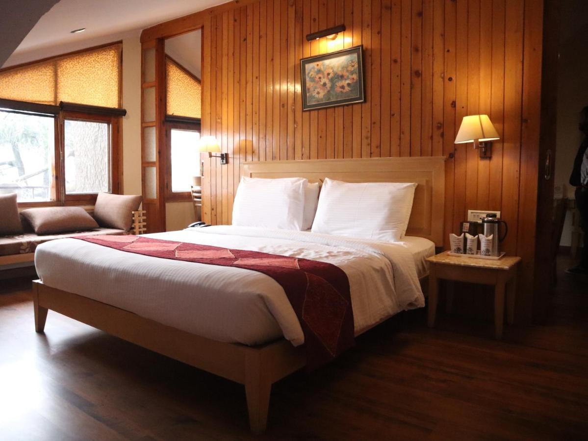 Hotel Willow Banks - Boutique 4 Star Hotel On The Mall Road Шімла Екстер'єр фото