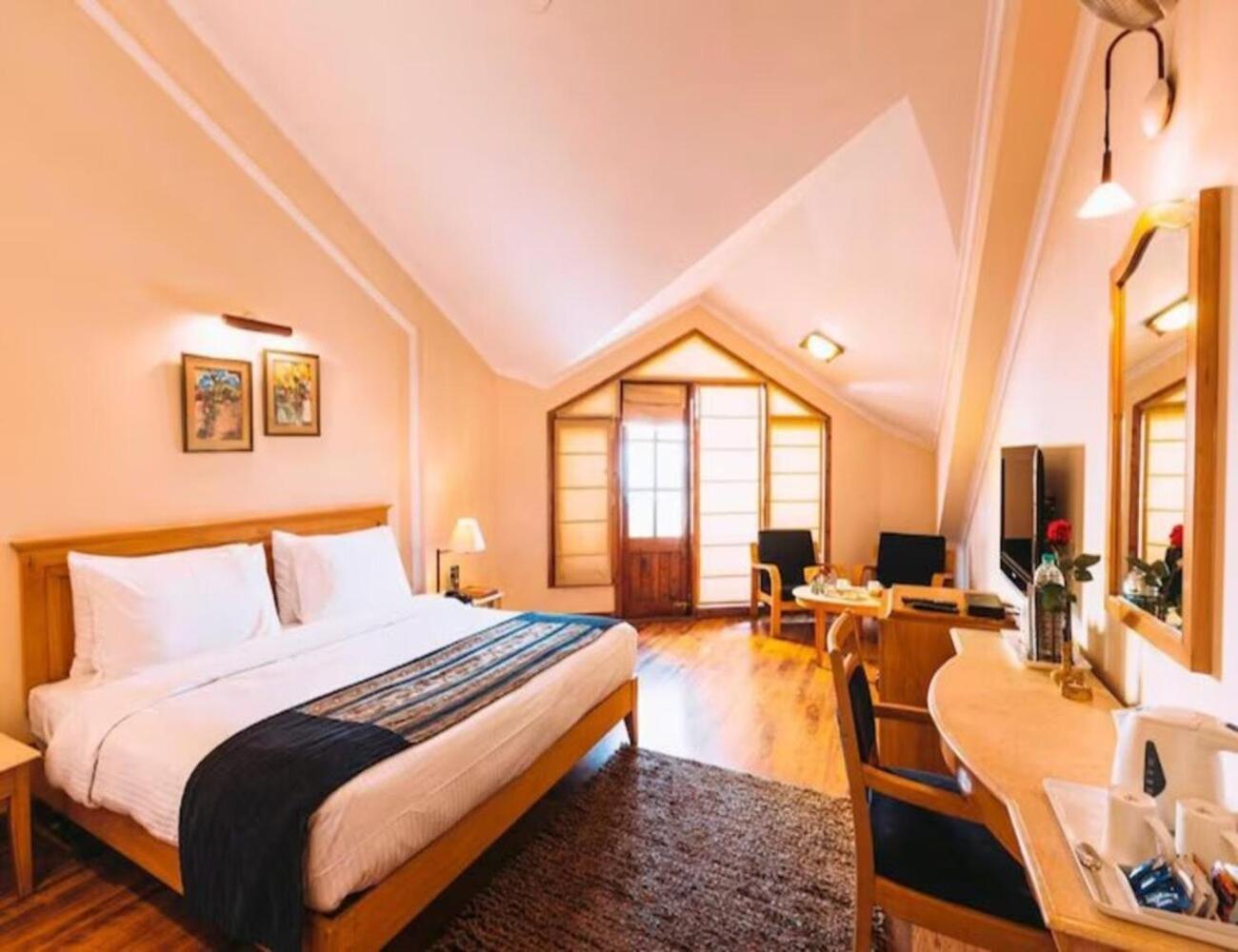 Hotel Willow Banks - Boutique 4 Star Hotel On The Mall Road Шімла Екстер'єр фото