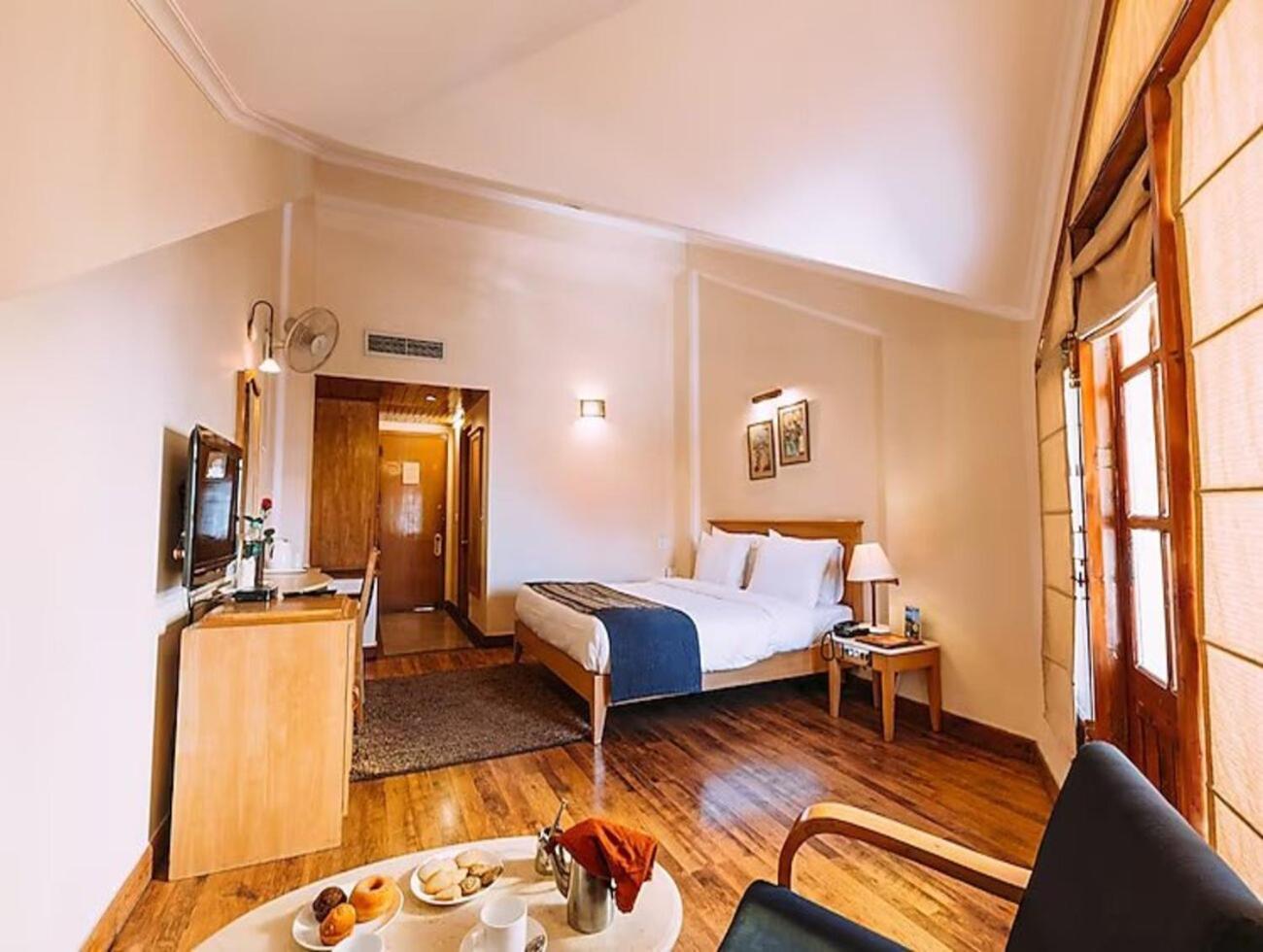 Hotel Willow Banks - Boutique 4 Star Hotel On The Mall Road Шімла Екстер'єр фото