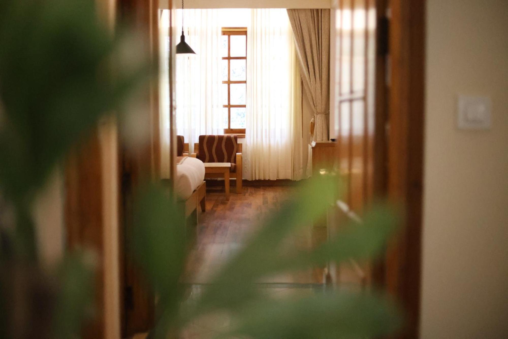 Hotel Willow Banks - Boutique 4 Star Hotel On The Mall Road Шімла Екстер'єр фото