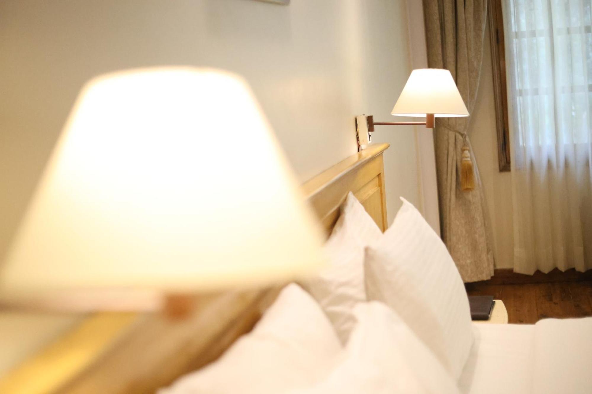 Hotel Willow Banks - Boutique 4 Star Hotel On The Mall Road Шімла Екстер'єр фото